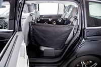 Фото Trixie Подстилка автомобильная с боковыми стенками для собак 65х145см, чёрный/бежевый